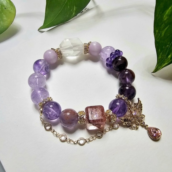 Stellar Embrace Bracelet - Picture 4 of 4